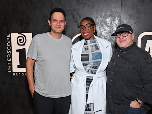 Jennifer Hudson Signs to Interscope Records