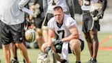 Taysom Hill hits the practice field with no limitations after injury-plagued 2021 season