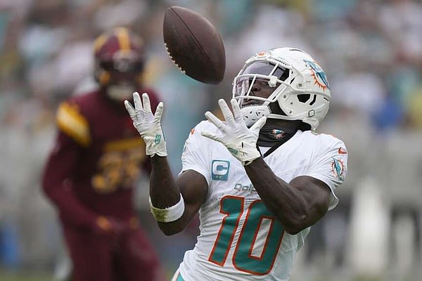 Dolphins’ Hill lands No. 1 spot in AP’s NFL top WRs | Texarkana Gazette