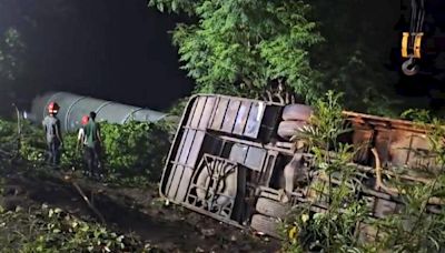 Mumbai-Pune Expressway accident: 5 dead after bus collides with tractor