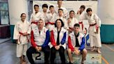 El Club Karate Alzira cosecha una docena de medallas en liga Kaizen