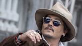 La exitosa nueva faceta de Johnny Depp: en qué consisten los retratos de sus “amigos y héroes”