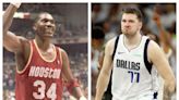 Mavs looking to join '95 Rockets with rare NBA playoff feat