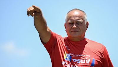 Diosdado Cabello se burla del exdiputado Freddy Superlano: "habla muy bien"