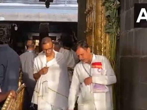 Tata Group Chairman N Chandrasekaran offers prayers at Tirupati Balaji temple | Watch video | Today News