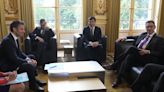 Macron se reúne con ejecutivos de más de 200 empresas para promover inversiones en Francia