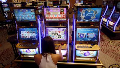 Philippines bans gambling operations catered to illicit Chinese players