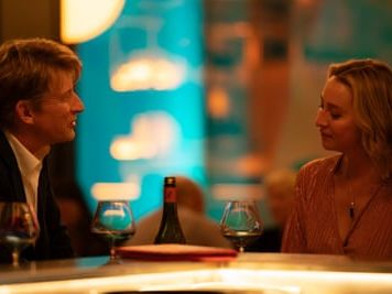 Fake review – Asher Keddie thrills in visceral drama about a romance scammer