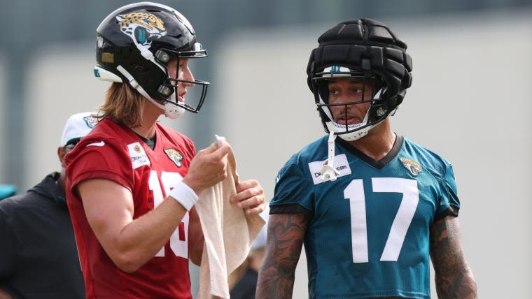 Is Evan Engram playing today? Jaguars tight end unexpectedly ruled out with hamstring injury in warmups | Sporting News