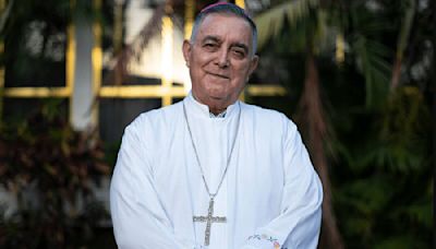 Secuestro Salvador Rangel: Obispo es captado entrando a motel acompañado de otro hombre