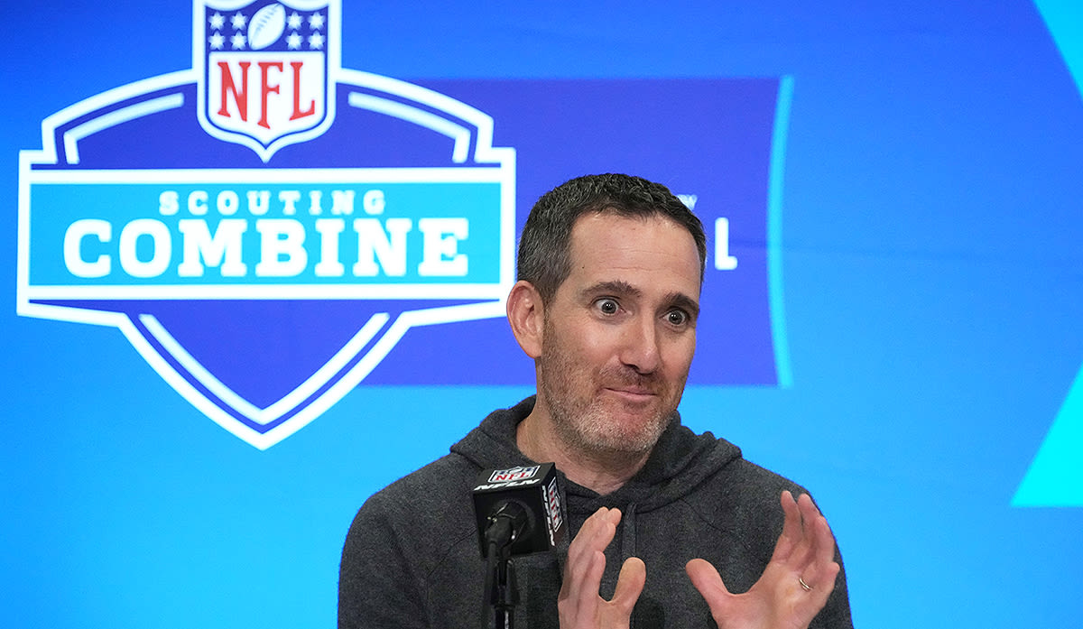 Eagles unload two 4th-round picks as Howie Roseman continues draft weekend draft shuffle