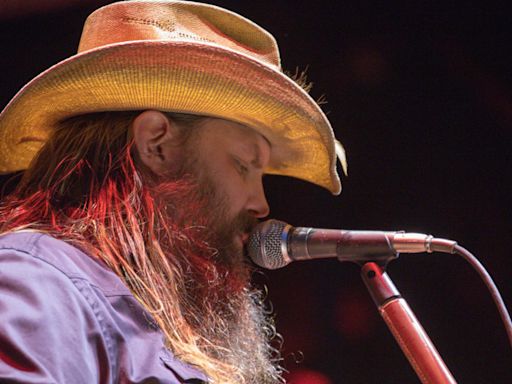 Review: Chris Stapleton dazzles Seattle with icons Willie Nelson and Sheryl Crow