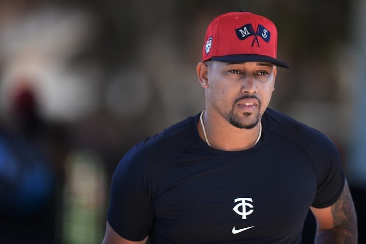 Twins activate closer Duran, who has been out since training camp