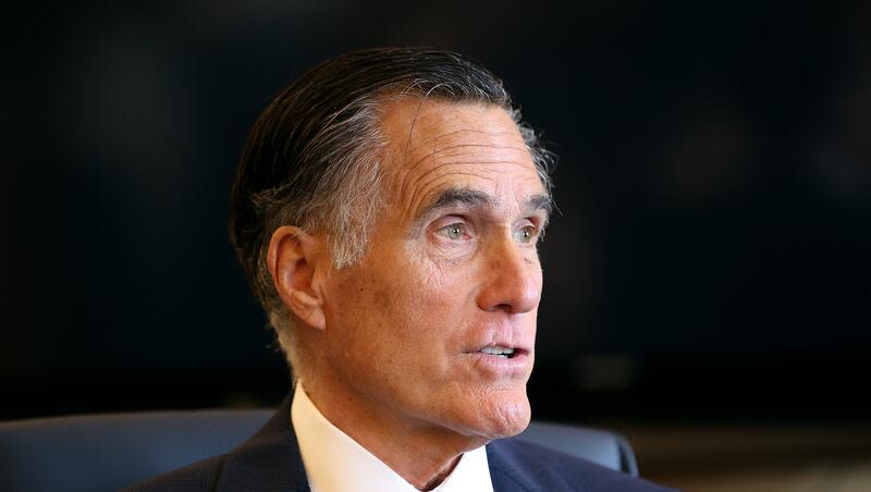 Sen. Mitt Romney criticizes Bragg, Democrats over Trump trial