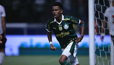Palmeiras 'cozinha' Chelsea e aguarda mais propostas por Estevão