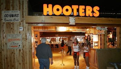 Longtime CT location of Hooters restaurant to close