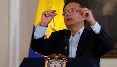 Petro amenazó con ‘cese de pago’ y los bonos y la moneda colombiana se desplomaron