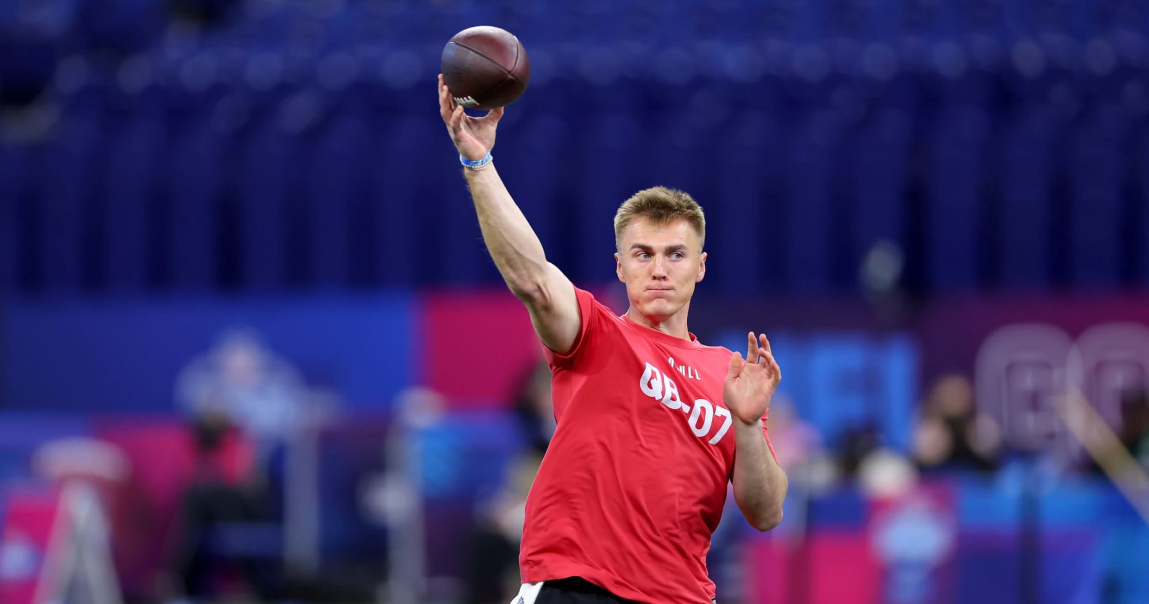 Bo Nix Celebrated by Broncos Fans as Sean Payton Replaces Russell Wilson in NFL Draft