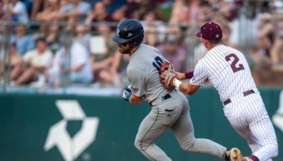 Texas A&M baseball team bashes Rice to complete undefeated nonconference slate