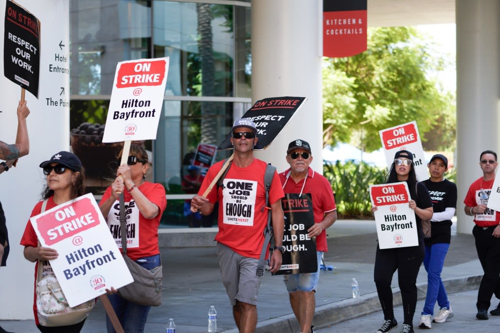 San Diego Hilton to resume talks with striking workers