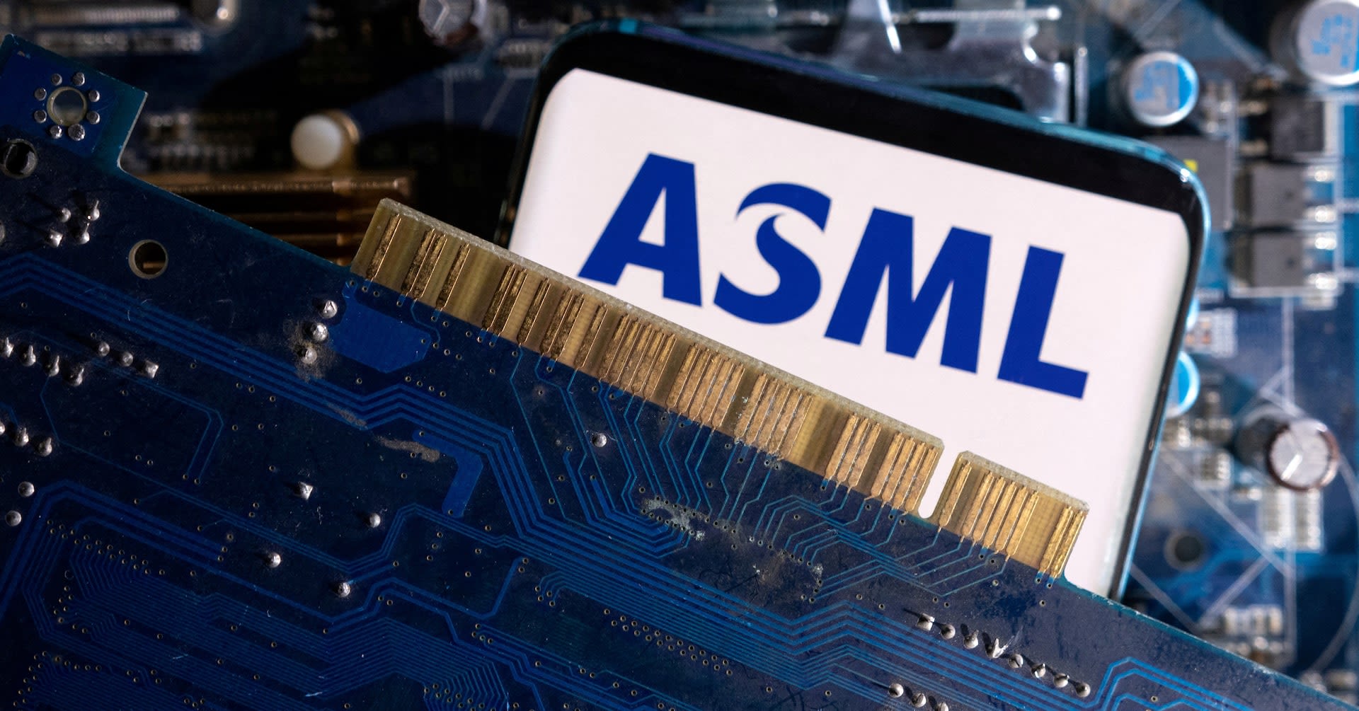 ASML's order book expected to jump on AI chip boom