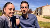 La nueva vida de Gabriel y Victoria, de vivir en Barcelona a un pueblo de 10 habitantes: "Disfrutas del silencio"