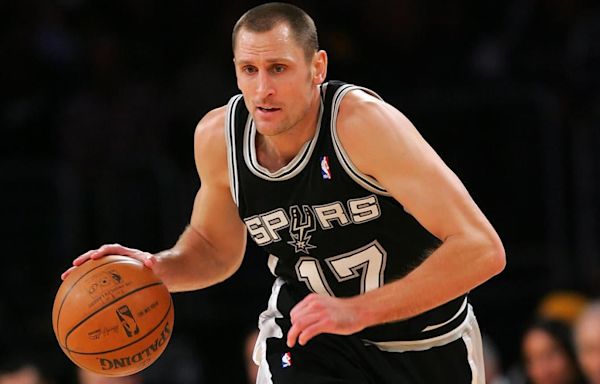 Suns to hire former sharpshooter and Spurs executive Brent Barry as assistant coach, per report