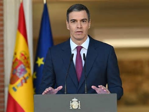 Pedro Sánchez decide continuar al frente del gobierno de España