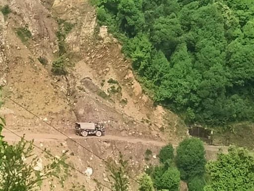Army vehicle ambushed in Kathua, five soldiers killed