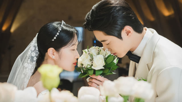 K-Drama Fans Celebrate ‘Beautiful’ Lovely Runner Ending as Byeon Woo-Seok, Kim Hye-Yoon’s Wedding Scene Goes Viral