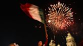 Así se viven los festejos en el Zócalo, Ciudad de México, tras los resultados de las elecciones