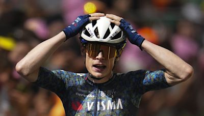 Emotional Vingegaard beats Pogacar in sprint to win Tour de France Stage 11 in Massif Central