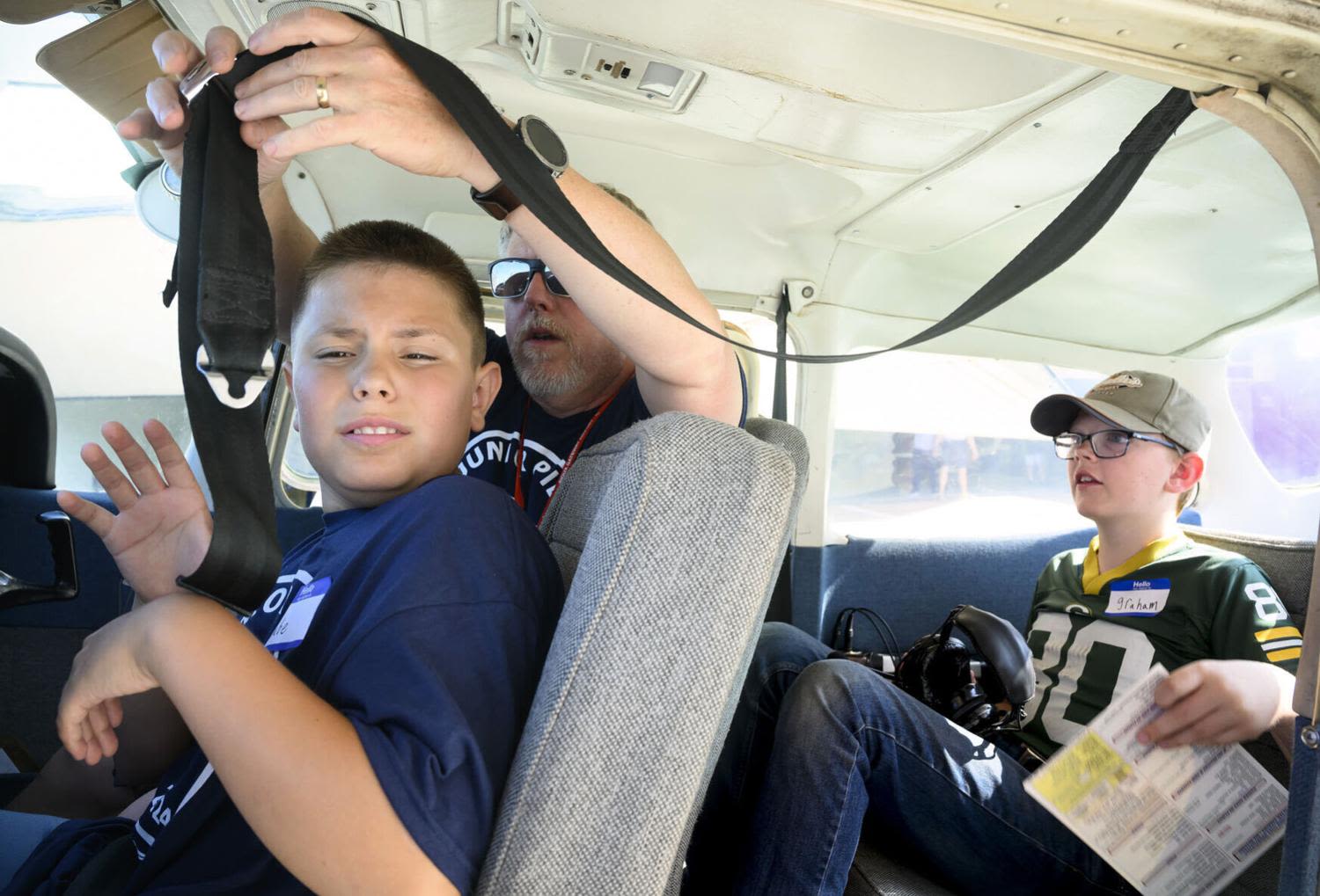 Sold-out pilot camp offers flight experience to students in Siouxland