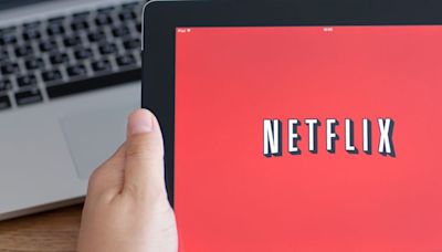 Declining Stock and Solid Fundamentals: Is The Market Wrong About Netflix, Inc. (NASDAQ:NFLX)?
