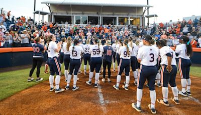 When does Auburn play in the SEC softball tournament?