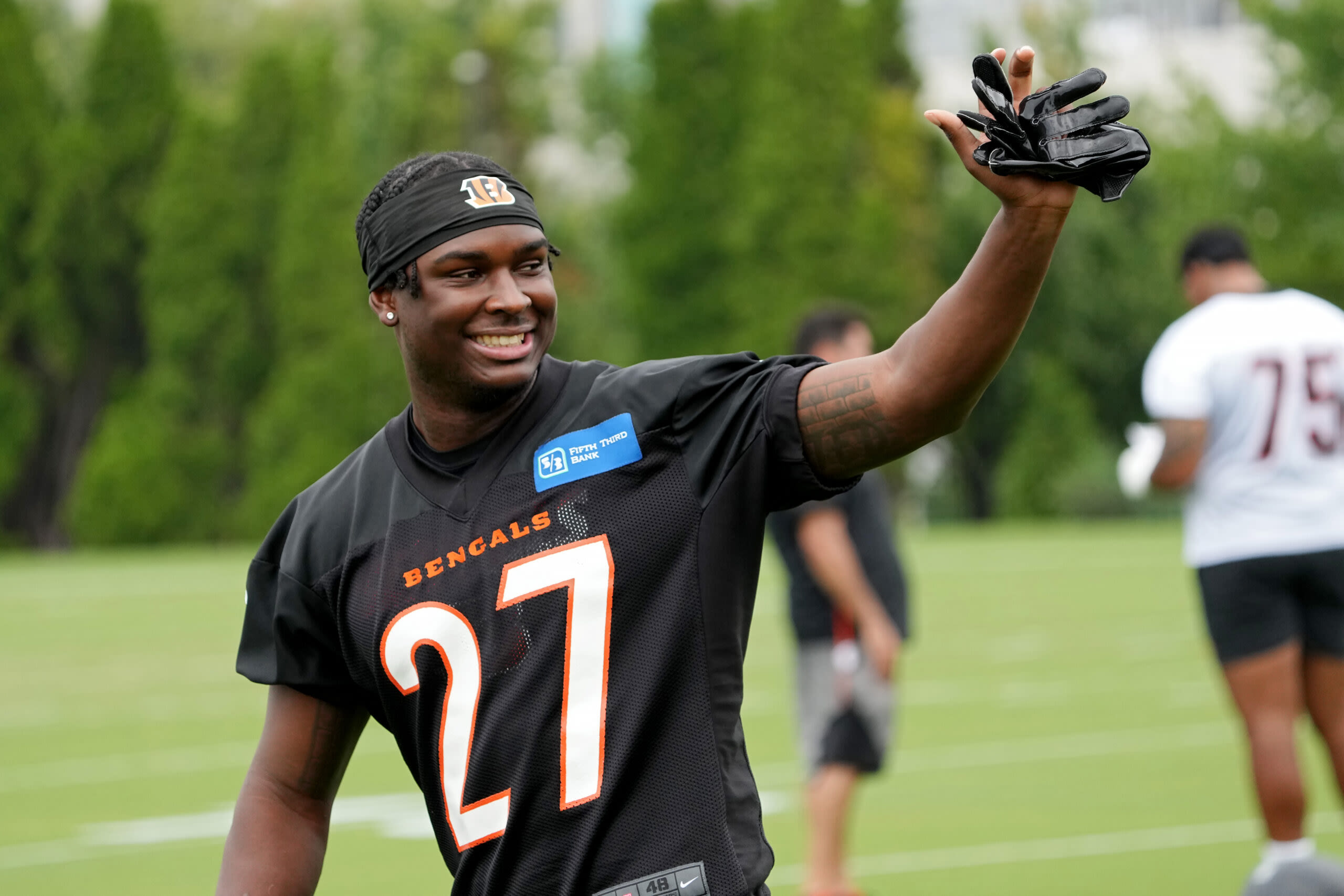 Bengals excited for Jordan Battle to learn from Vonn Bell