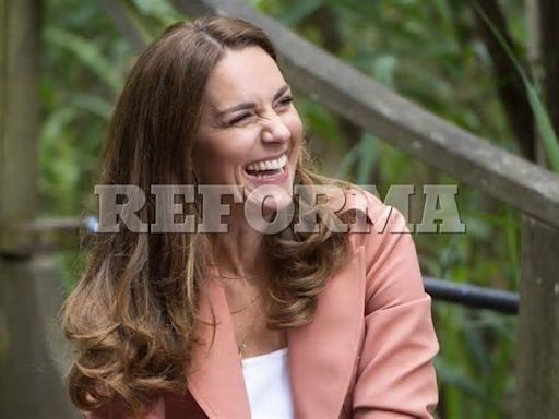 Kate Middleton publica foto de su hija Carlota