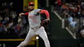 Reds turn to Hunter Greene to earn split of Dodgers series