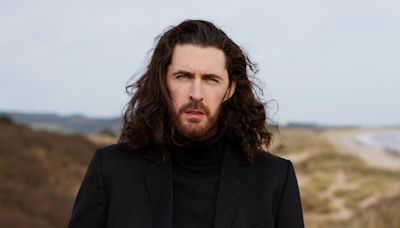 Hozier Notches His First Alternative Airplay Chart No. 1 With ‘Too Sweet’