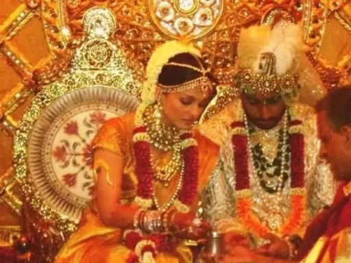 Aishwarya Rai's gold Kanjivaram wedding saree | - Times of India