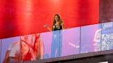 Shakira sorprende con un concierto gratis en Times Square