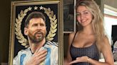 Del conurbano a París: quién es la artista argentina que vende sus cuadros de Lionel Messi en los JJOO