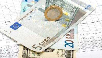EUR/USD recovers daily losses as US Dollar retreats on firm Fed rate cut prospects