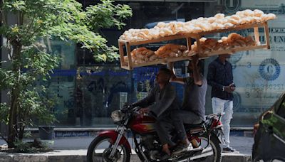 Egypt to raise subsidized bread price by 300%, PM says