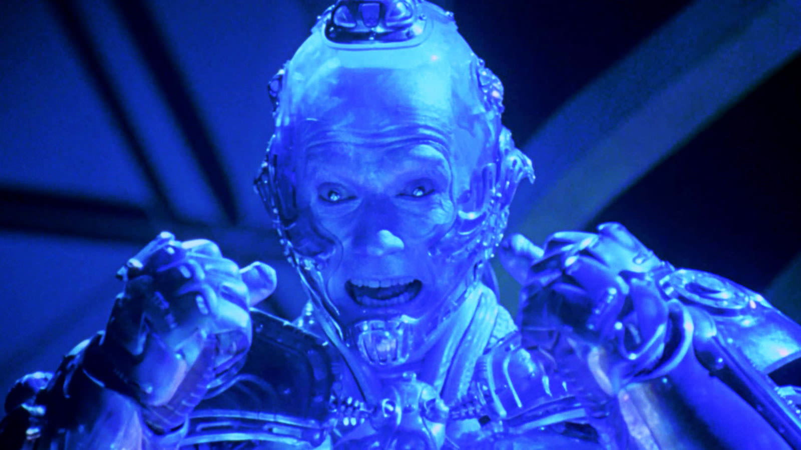 Batman & Robin's Arnold Schwarzenegger Kept His Mr. Freeze Suit Under One Condition - SlashFilm