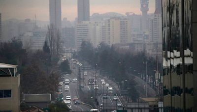 Restricción vehicular hoy, 8 de mayo: autos que no pueden circular en Santiago y calendario de todo el mes