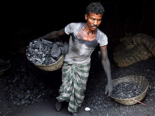 Transitioning from coal: NFI flags health risks and job losses for India's marginalized - ET EnergyWorld