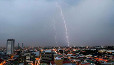 Rayería intensa marca el comienzo de temporada de lluvias con 63.000 descargas