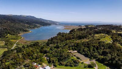 Photos: Famed photographer Annie Leibovitz lists Marin farm for $9 million