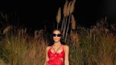 Kim Kardashian brilla en su cumpleaños con increíble vestido rojo